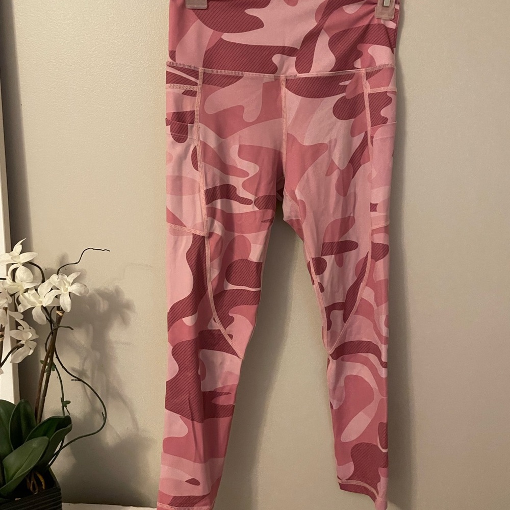 ZYIA Pink Camouflage Leggings Stretchy Athleisure Wear